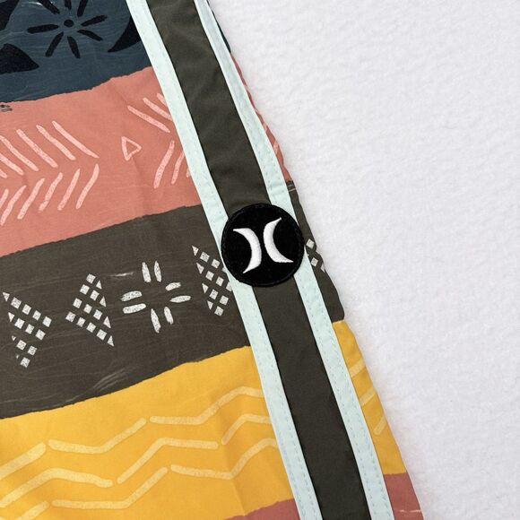 Hurley Board Shorts Men's Size 40 Phantom Native Aztec Hybrid Swim Suit Trunks‎ - Picture 3 of 8